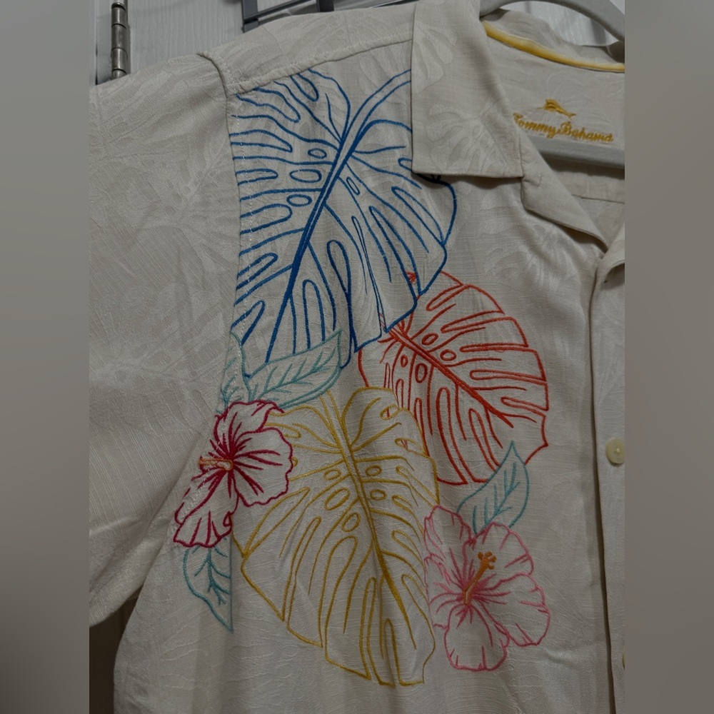 Tommy Bahama 100%‎ Silk Shirt Men’s XL Sketched Tropics Cream Embroidered floral - Picture 4 of 16